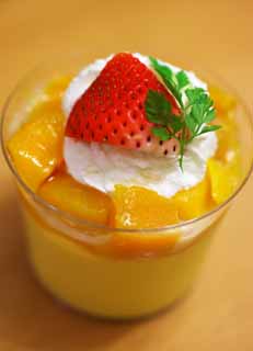 photo,material,free,landscape,picture,stock photo,Creative Commons,A mango pudding, Dessert, strawberry, Fresh cream, mango