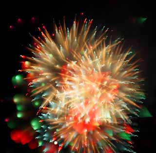 Foto, materiell, befreit, Landschaft, Bild, hat Foto auf Lager,Tama-Fluss Feuerwerk Demonstration, Das Starten von Feuerwerk, natrliche Szene oder Gegenstand, der poetischen Charme der Jahreszeit des Sommers hinzufgt, Signalfeuer, Helligkeit