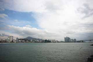 photo,material,free,landscape,picture,stock photo,Creative Commons,Pusan Guangan village, blue sky, sandy beach, building, The sea