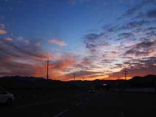 photo,material,free,landscape,picture,stock photo,Creative Commons,The daybreak, Rosy-pink clouds, An electric wire, road, Early in the morning