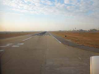 Foto, materiell, befreit, Landschaft, Bild, hat Foto auf Lager,Eine Startbahn, Ein Flugzeug, Ein Flughafen, Startbahn, Abflug