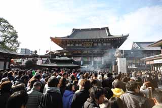 , , , , ,  .,Kawasakidaishi Omoto ,     Shinto shrine, worshiper,     , crest chrysanthemum 