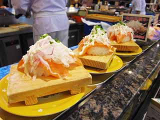 photo,material,free,landscape,picture,stock photo,Creative Commons,Belt-conveyor sushi, salmon, An onion, , Finger sushi