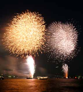 Foto, materiell, befreit, Landschaft, Bild, hat Foto auf Lager,Tokyo Bucht groartiges Feuerwerk, Feuerwerk, Nacht, Abschuss, Ein-Fufeuerwerkball