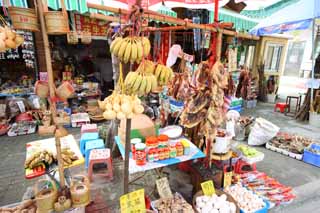 photo,material,free,landscape,picture,stock photo,Creative Commons,A souvenir shop, The dried fish of the mouse, banana, An egg, duck