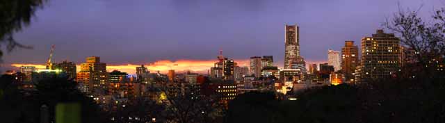 photo,material,free,landscape,picture,stock photo,Creative Commons,Dusk of Yokohama, landmark tower, sunset, high-rise building, sightseeing spot