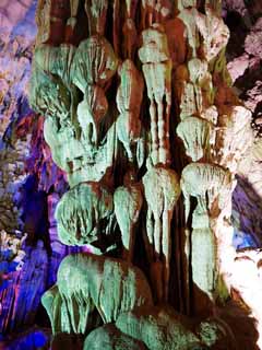 photo,material,free,landscape,picture,stock photo,Creative Commons,Halong Bay Tien Kung cave, , , , 