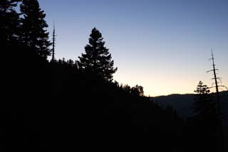 Foto, materiell, befreit, Landschaft, Bild, hat Foto auf Lager,Wlder der Dmmerung, Bei Dunkelheit, Es ist leer, Wald, Klippe