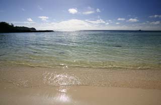 Foto, materiell, befreit, Landschaft, Bild, hat Foto auf Lager,Ein stiller Gefreiter setzt auf Strand, Welle, sandiger Strand, Wasser, Das Ufer