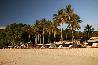 Foto, materiell, befreit, Landschaft, Bild, hat Foto auf Lager,Der Abend eines privaten Strandes, setzen Sie Schirm auf Strand, sandiger Strand, Kokosnussbaum, Das Ufer