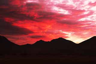 photo, la matire, libre, amnage, dcrivez, photo de la rserve,Un groupe de nuages rouges profonds, Le lever du soleil, L'incandescence du matin, ridgeline, Horizon