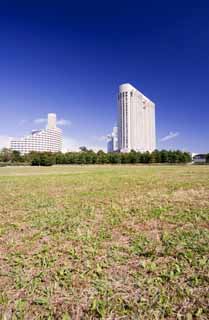 photo,material,free,landscape,picture,stock photo,Creative Commons,A lawn open space of the sea breeze Park, coastal line, hotel, lawn, blue sky