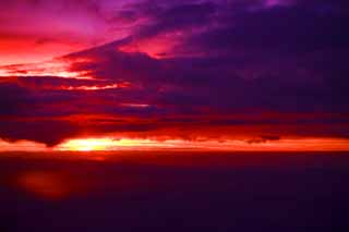 photo,material,free,landscape,picture,stock photo,Creative Commons,A crimson sunset, Crimson, Red, The setting sun, The sun