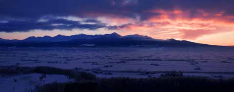 Foto, materieel, vrij, landschap, schilderstuk, bevoorraden foto,De morgen gloeien van het tiental verdient bergketen, Besneeuwd veld, Berg, Boom, Veld