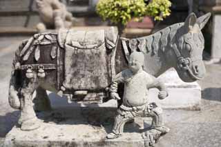 Foto, materiell, befreit, Landschaft, Bild, hat Foto auf Lager,Eine Steinstatue von Wat Suthat, Tempel, Buddhistisches Bild, steinigen Sie Statue, Bangkok