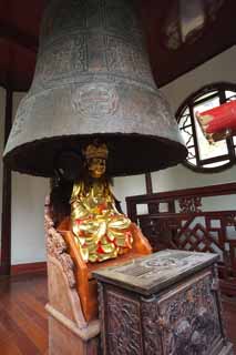 Foto, materieel, vrij, landschap, schilderstuk, bevoorraden foto,EEN Boeddhist afbeelding van de rake een klokje motie van de berg in winterachtige tempel, Boeddhist afbeelding, Goud, , Boeddhisme