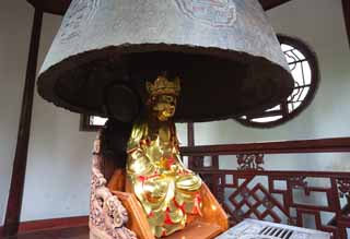 photo,material,free,landscape,picture,stock photo,Creative Commons,A Buddhist image of the striking a bell motion of the mountain in winter temple, Buddhist image, Gold, , Buddhism