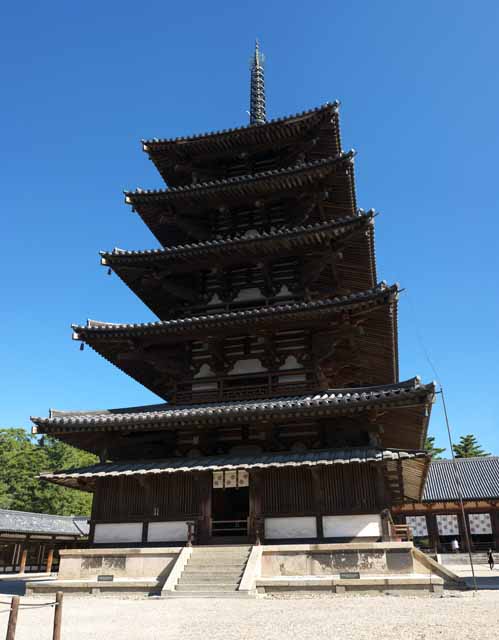 photo,material,free,landscape,picture,stock photo,Creative Commons,Horyu-ji Temple Five Storeyed Pagoda, Buddhism, Five Storeyed Pagoda, wooden building, blue sky