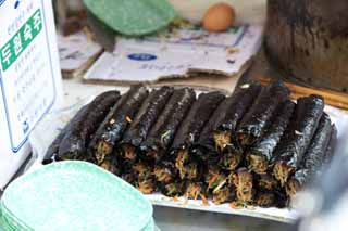 photo,material,free,landscape,picture,stock photo,Creative Commons,The vinegared rice rolled in dried laver of the stand, Vinegared rice rolled in dried laver, , Supper, stand