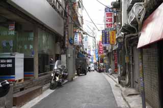 photo,material,free,landscape,picture,stock photo,Creative Commons,A way of Seoul, An electric wire, motorcycle, tricycle, An alley