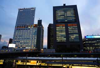 Foto, materiell, befreit, Landschaft, Bild, hat Foto auf Lager,Die Dmmerung von Shinjuku stationiert, Eisenbahn, Shinjuku, Hochhaus, die Stadt