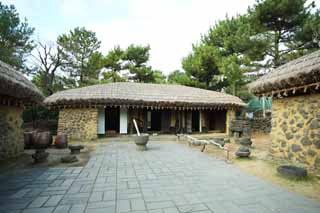 photo,material,free,landscape,picture,stock photo,Creative Commons,A Korean tradition private house, house, door, private house, Traditional culture