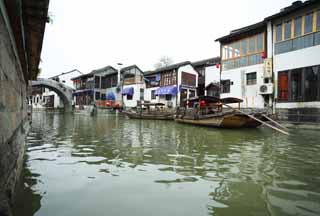 Foto, materiell, befreit, Landschaft, Bild, hat Foto auf Lager,Zhujiajiao-Kanal, Wasserstrae, Die Oberflche des Wassers, Hand-bedientes fischendes Bootsschiff, Tourist