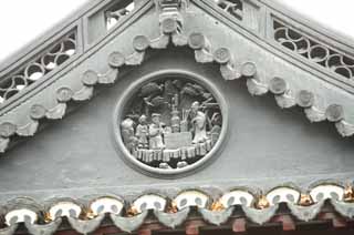 photo,material,free,landscape,picture,stock photo,Creative Commons,Yuyuan Garden roof sculpture, Joss house garden, Buddhist priest, frog, Chinese building