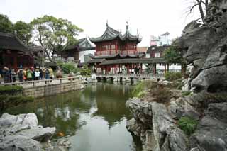 Foto, materiell, befreit, Landschaft, Bild, hat Foto auf Lager,Yuyuan-Garten, Joss Hausgarten, bedachter Durchgang, der Gebude in Verbindung bringt, Chinesischer Essensstil, Teich