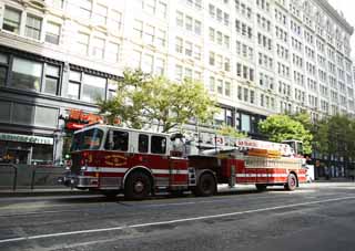 photo,material,free,landscape,picture,stock photo,Creative Commons,A ladder car, fire engine, , ladder car, fire