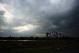 photo,material,free,landscape,picture,stock photo,Creative Commons,Musashikosugi and a thundercloud, high-rise apartment, Amateur baseball, At dark, cloud