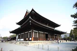 photo,material,free,landscape,picture,stock photo,Creative Commons,The Tofuku-ji Temple main hall of a Buddhist temple, Chaitya, gabled and hipped roof, lean-to, principal idol image of Buddha with his two Buddhist saints on each sides image