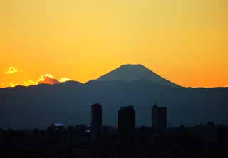 photo,material,free,landscape,picture,stock photo,Creative Commons,Mt. Fuji of the dusk, Mt. Fuji, building, light line, mountain