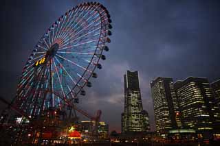 photo,material,free,landscape,picture,stock photo,Creative Commons,Yokohama Minato Mirai 21, landmark tower, Ferris wheel, An amusement park, future model city