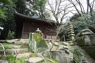 photo,material,free,landscape,picture,stock photo,Creative Commons,Koraku-en Garden loving look temple, lattice window, Kannon image, Rock shaped like a noble's headgear, Tradition architecture