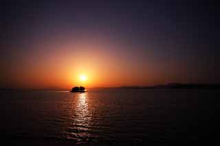 Foto, materieel, vrij, landschap, schilderstuk, bevoorraden foto,De instelling zon van Lake Shinji-ko, De zon, De oppervlakte van het water, Jonggehuwde Eiland, 100 selecties van De jap instelling zon