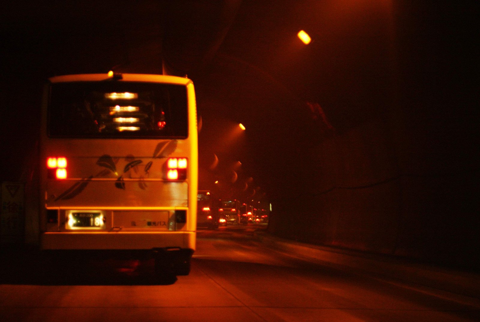 photo,material,free,landscape,picture,stock photo,Creative Commons,Endurance in darkness, tunnel, bus, taillight,