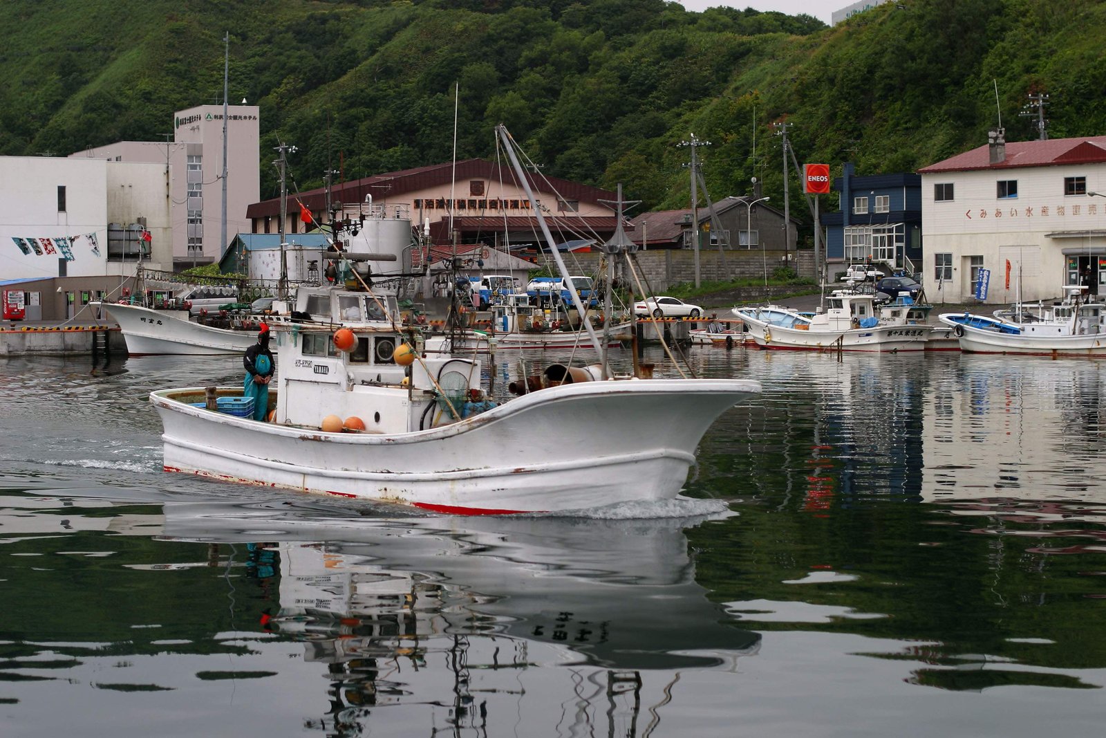 photo,material,free,landscape,picture,stock photo,Creative Commons,Fishing boat came back, vessel, fishing boat, sea, Oshidomari Fishing Port