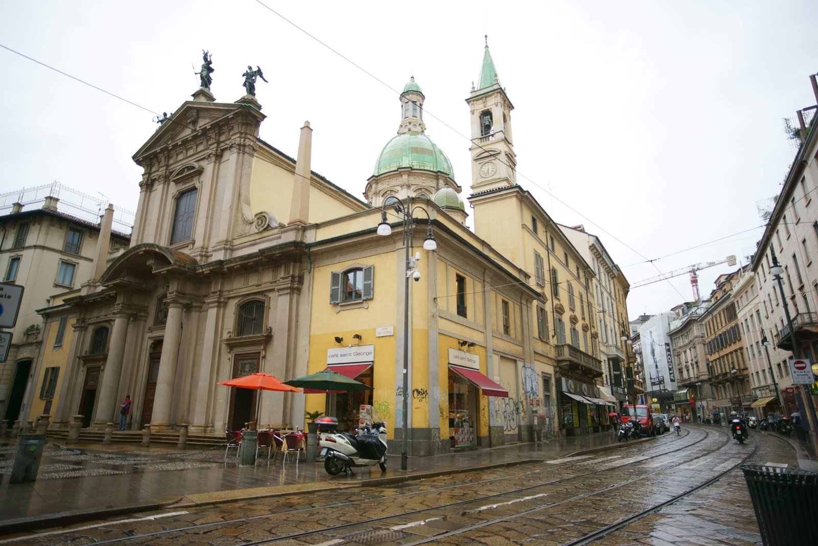 photo,material,free,landscape,picture,stock photo,Creative Commons,The city of Milan, , , , 
