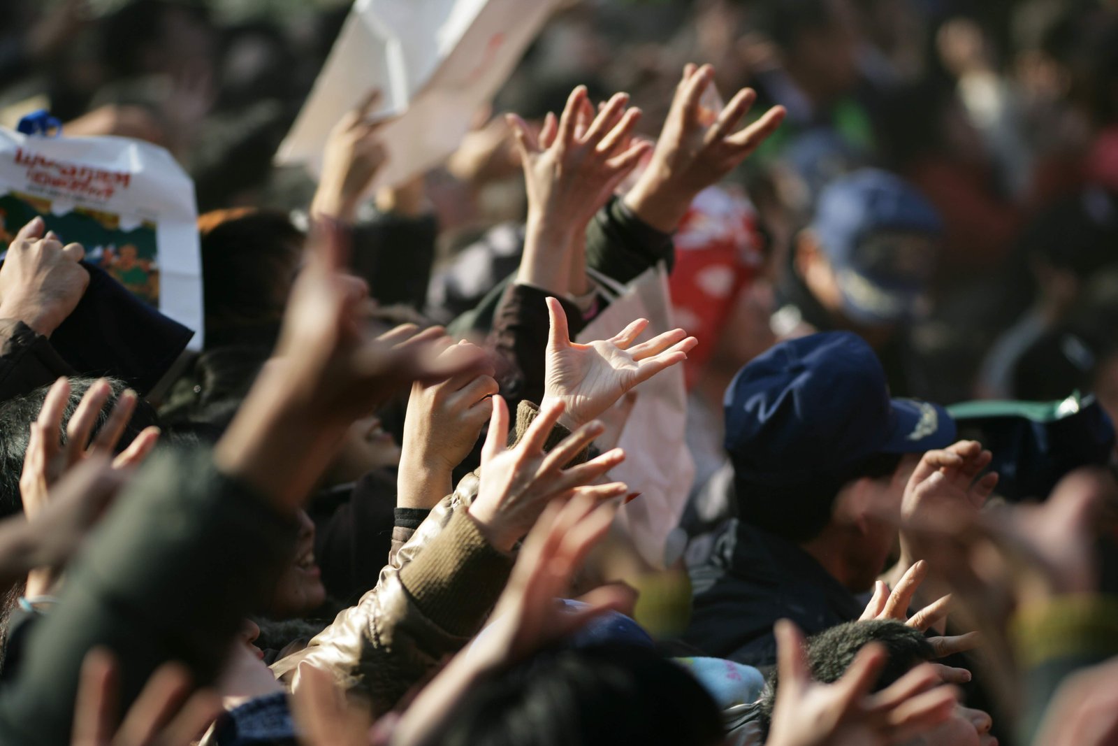 �ʐ^,�f��,����,�t���[,�t�H�g,�N���G�C�e�B�u�E�R�����Y,���i,�ǎ�,���], ��, ��̕�, �r, �Q�W