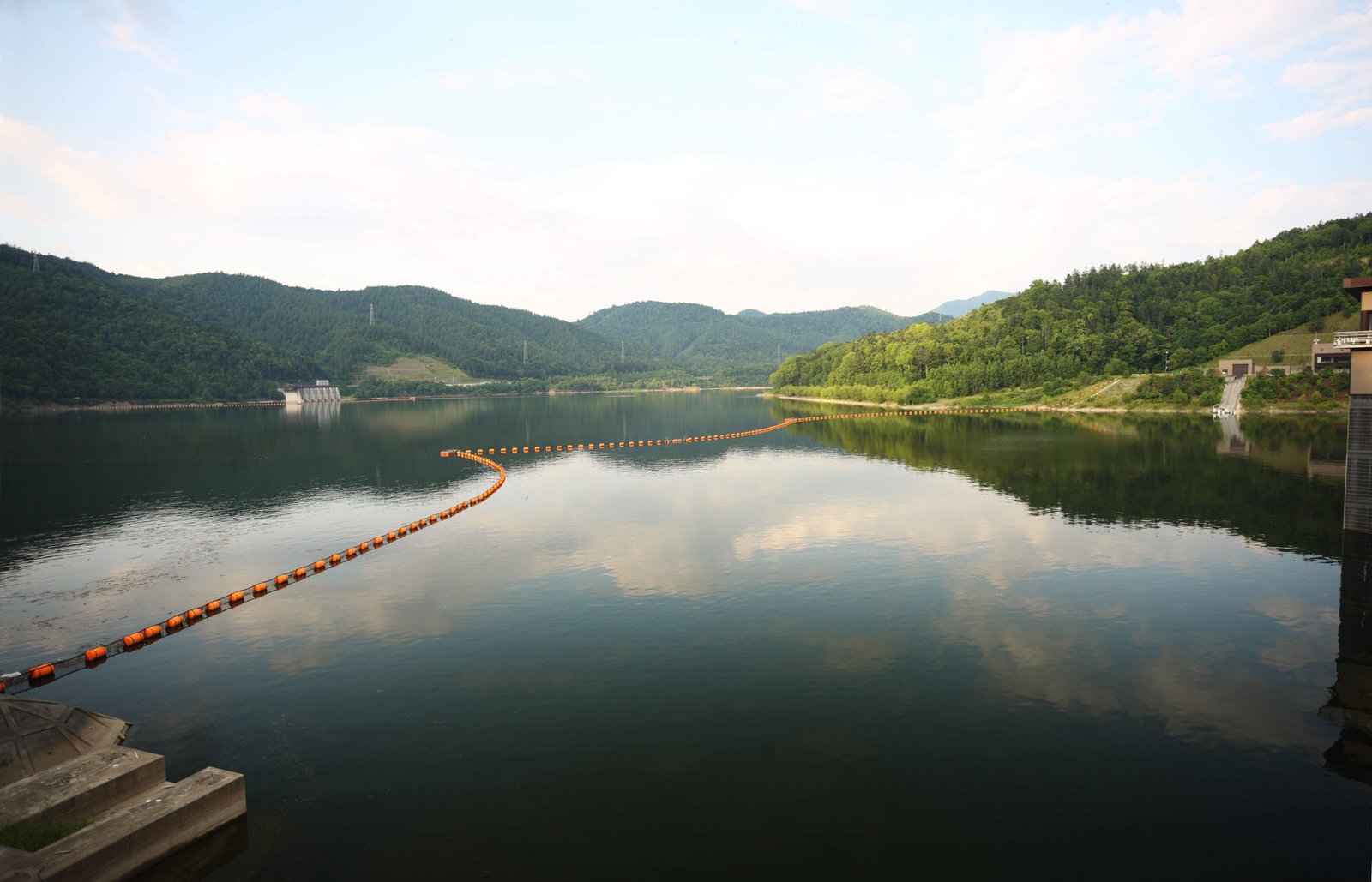 photo,material,free,landscape,picture,stock photo,Creative Commons,A waterfall village dam, man-made lake, virgin forest, Hydraulic power generation, Stillness