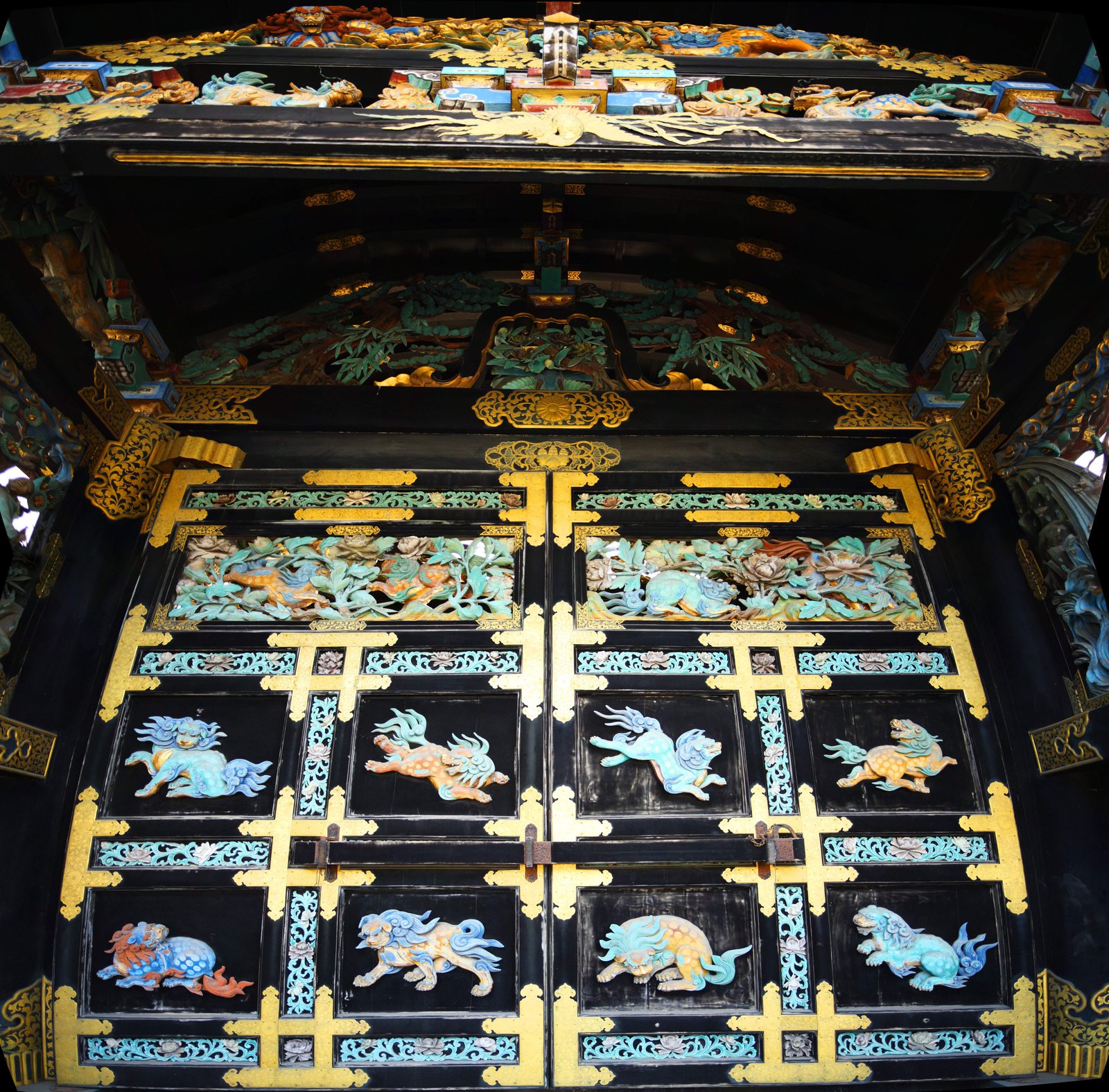写真,素材,無料,フリー,フォト,クリエイティブ・コモンズ,風景,壁紙,西本願寺 唐門, 本願寺, 仏教寺院, 彫刻, 日暮らし門