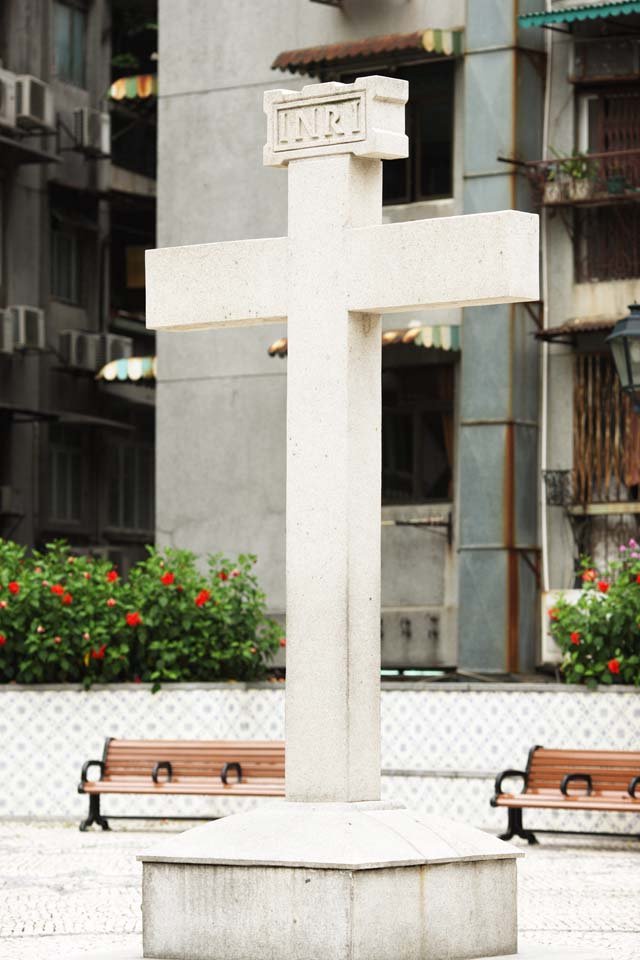 �ʐ^,�f��,����,�t���[,�t�H�g,�N���G�C�e�B�u�E�R�����Y,���i,�ǎ�,�\����, The Cathedral, �L���X�g��, , 