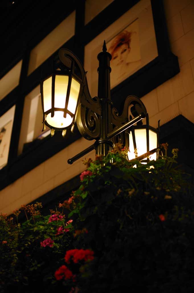 �ʐ^,�f��,����,�t���[,�t�H�g,�N���G�C�e�B�u�E�R�����Y,���i,�ǎ�,�����w���X��, �Ɩ�, �X��, ���C�g, �����v