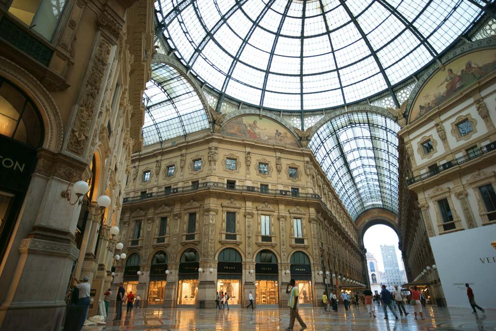 photo,material,free,landscape,picture,stock photo,Creative Commons,The gamut of Milan Leg Rear, , , , 