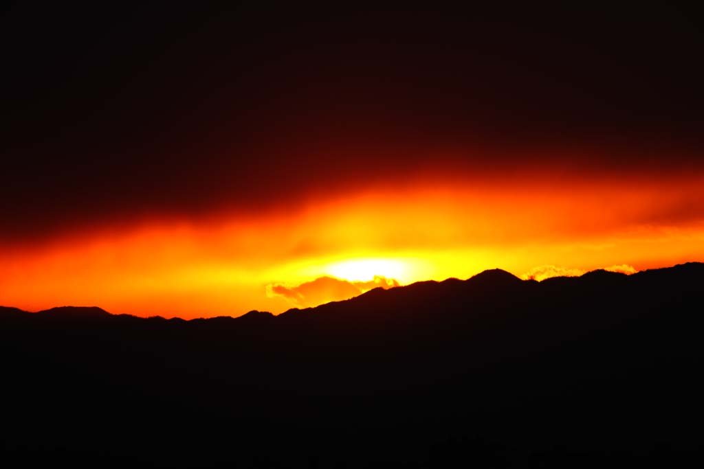 photo,material,free,landscape,picture,stock photo,Creative Commons,The setting sun which sets, Setting sun, Red, The sun, At dark