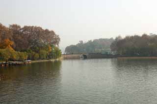 fotografia, materiale, libero il panorama, dipinga, fotografia di scorta,Un ponte di pietra, ponte, ponte di pietra, superficie di un lago, isola