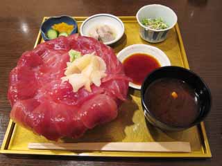 photo,material,free,landscape,picture,stock photo,Creative Commons,A bowl of tunny slices on boiled rice, Japanese food, tuna, Ginger, It is red and