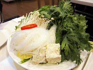 photo,material,free,landscape,picture,stock photo,Creative Commons,The vegetables of the food served in a pot, Tofu, Spring rain, velvet shank, garland chrysanthemum