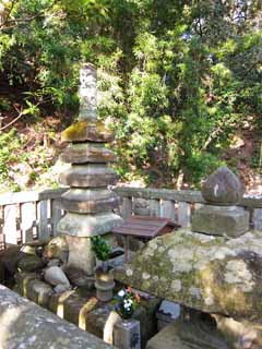 fotografia, materiale, libero il panorama, dipinga, fotografia di scorta,La tomba di Yoritomo Minamoto, grave, torreggi per il riposo di anime, Kamakura, caduta da un cavallo